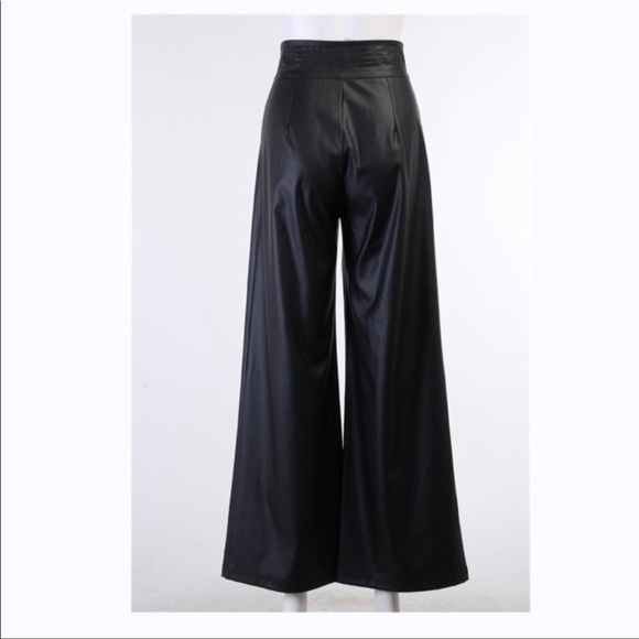 ❗️LAST 1❗️Chic Faux Leather Wide Leg Pants NWT - Picture 6 of 11